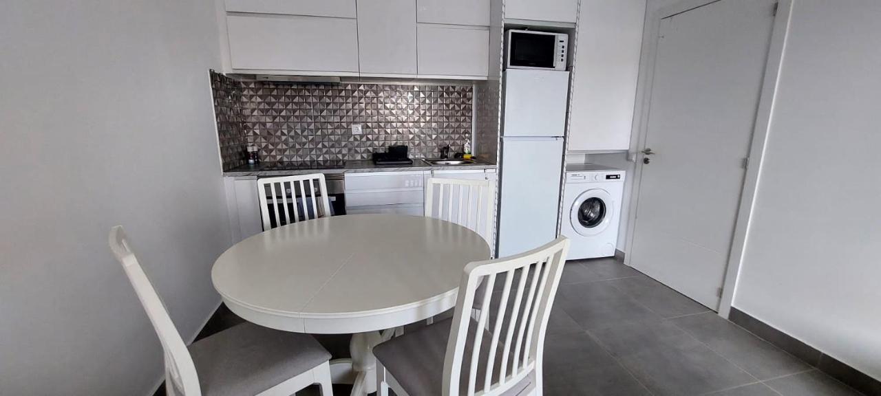 Enjoy Pool, Beach And More At This Nice Apartment Only 3 Minutes From Mareta'S Beach Sagres Eksteriør bilde
