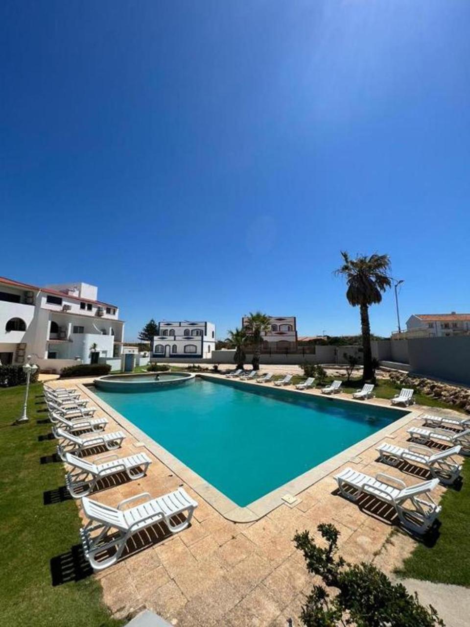 Enjoy Pool, Beach And More At This Nice Apartment Only 3 Minutes From Mareta'S Beach Sagres Eksteriør bilde